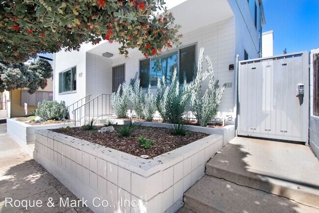 Building Photo - 1 br, 1 bath Apartment - 117 Strand Street...