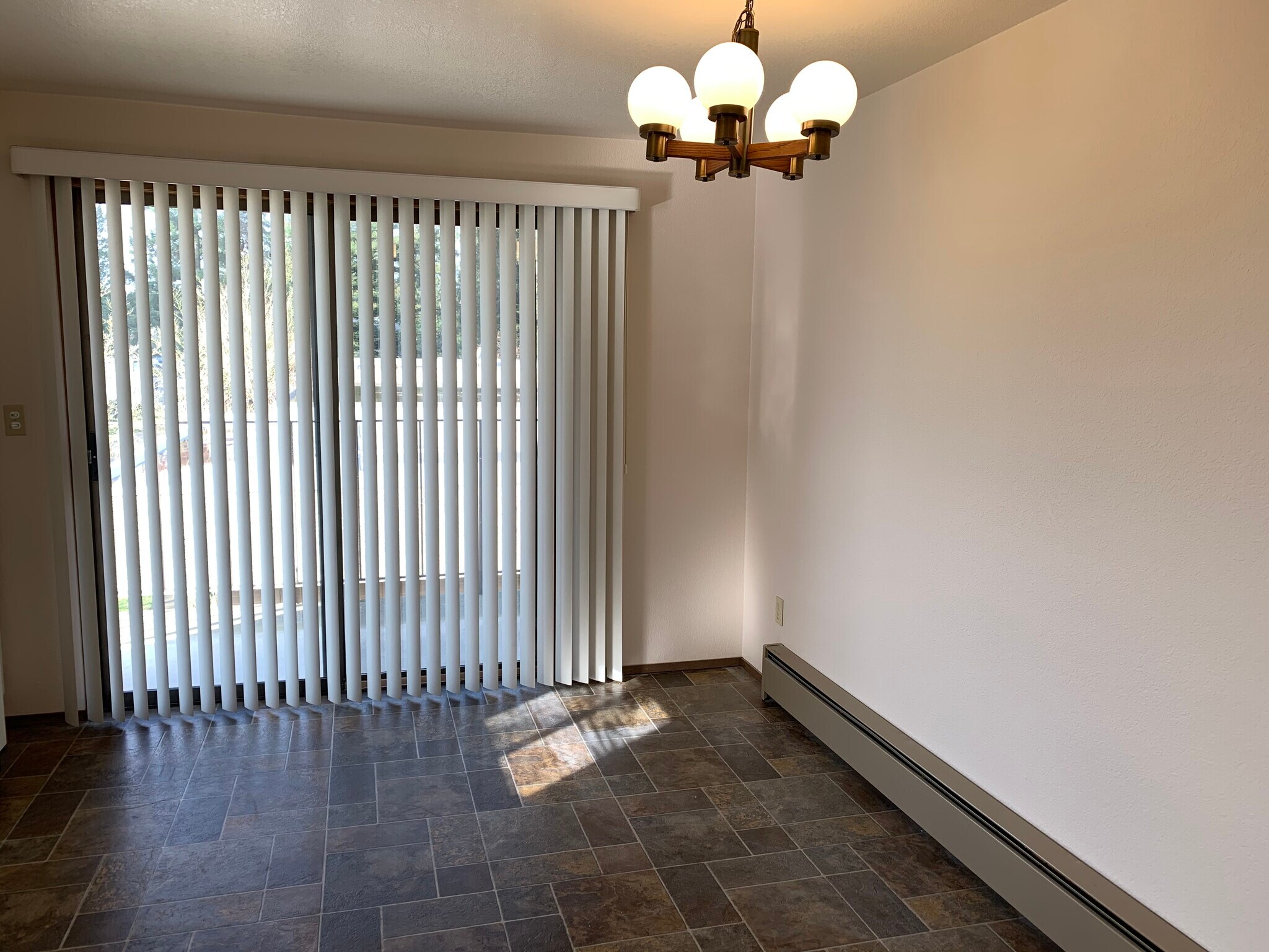 Building Photo - 107 La Villa Dr