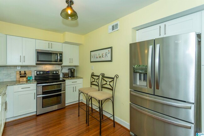 Building Photo - 327 Heath Dr