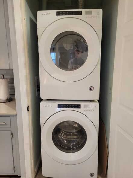 Full size washer and dryer - 321 E Jefferson St