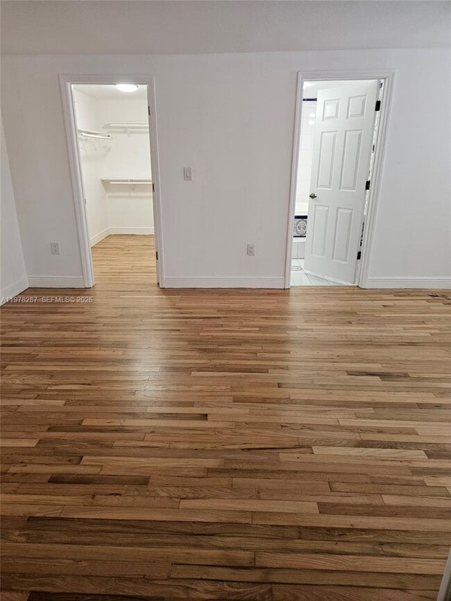 Building Photo - 2641 SW 31st Ave