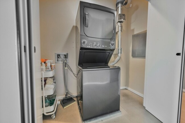 Building Photo - Modern Industrial Loft at Soho Lofts – 1BR/2BA High-Rise in the Arts District, City & Mountain Vi...