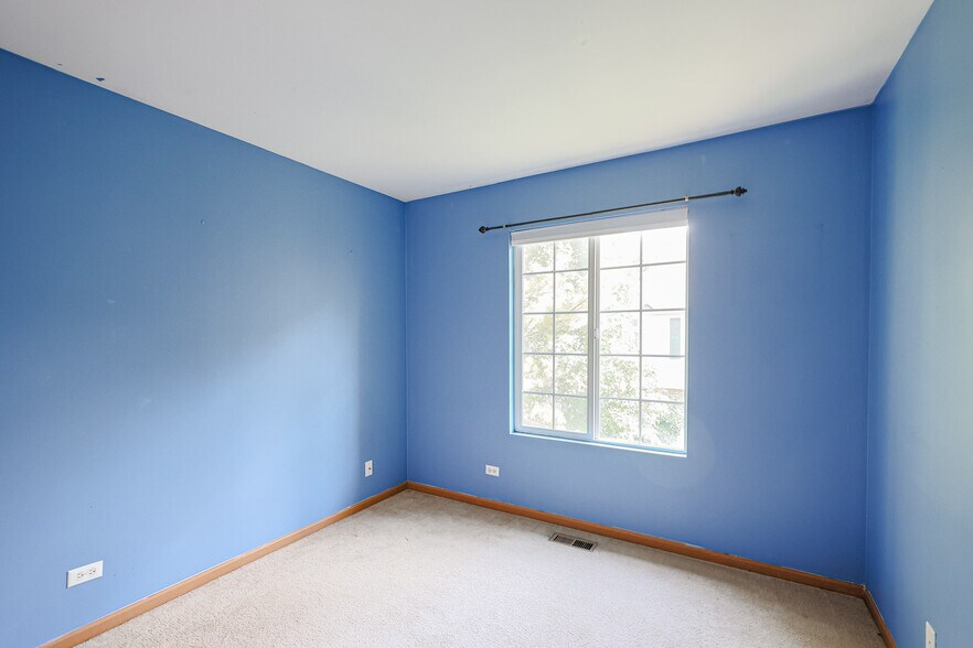 Building Photo - 607 Fox Ridge Dr