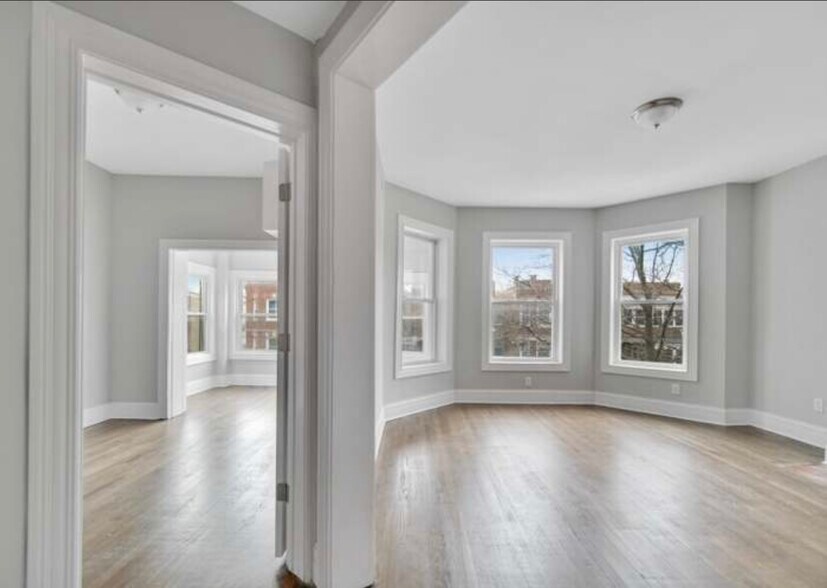 Bdr1/Living Area - 6234 S Rhodes Ave