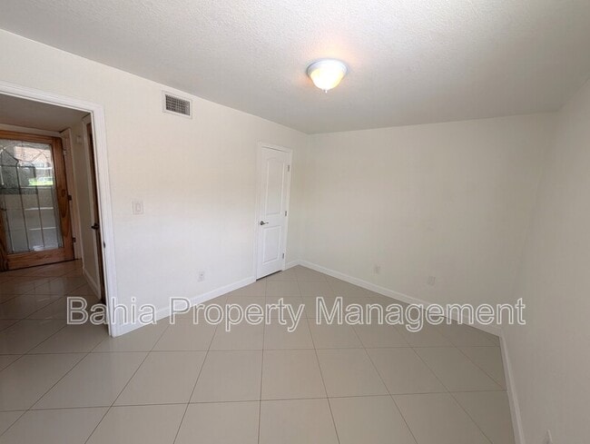 Building Photo - 7512 Dolonita Dr