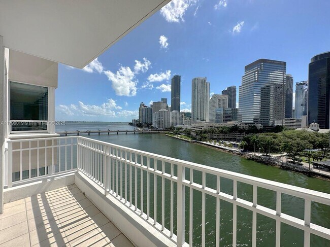 Building Photo - 801 Brickell Key Blvd