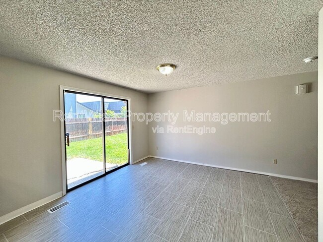 Building Photo - 5132 Mercury Ct