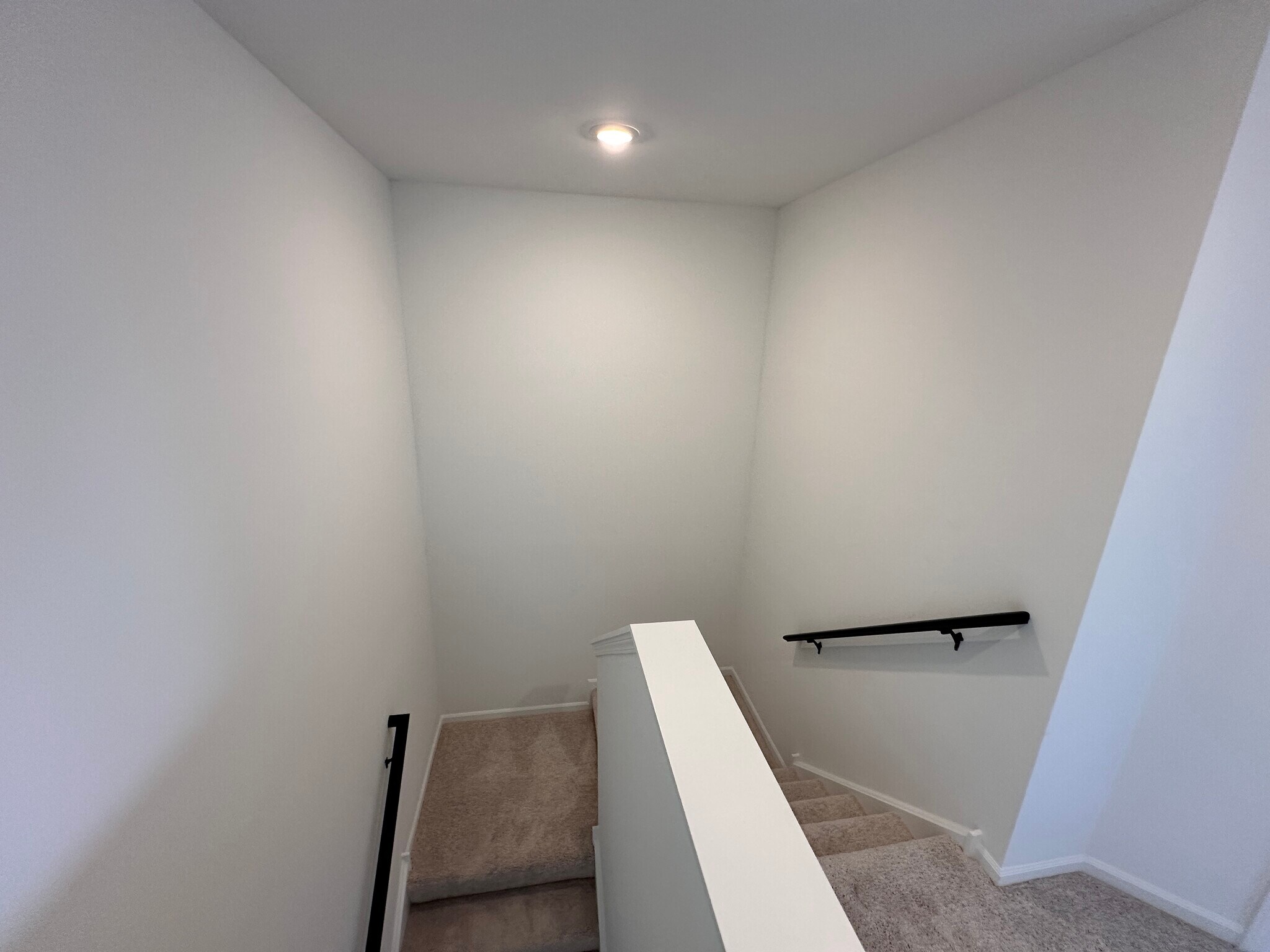 Building Photo - 14353 S Charlton Pl