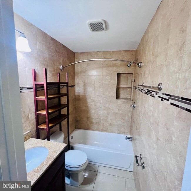 Building Photo - 1926 S 7th St