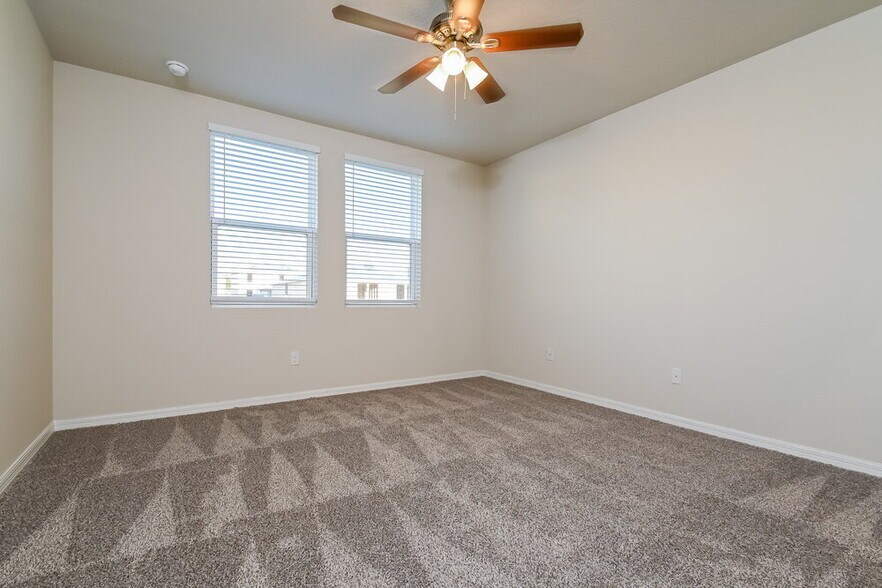 Building Photo - 214 Lovely Ct