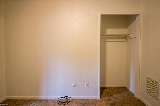 Building Photo - 1343 W 39th St