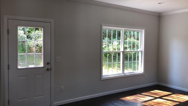 Building Photo - 38 Triangle St