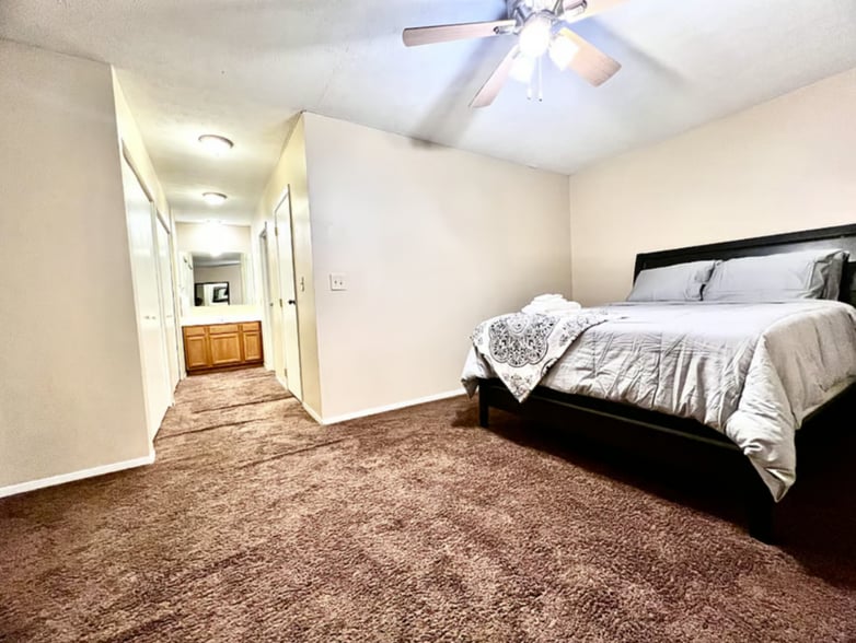 Master Bedroom - 4311 Frontenac Dr