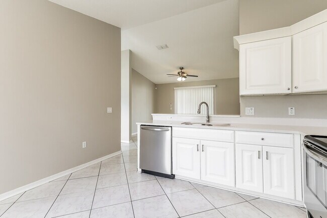 Building Photo - 410 Marlberry Leaf Ave