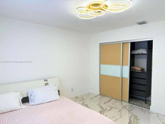 Building Photo - 201 Calle Grande Dr