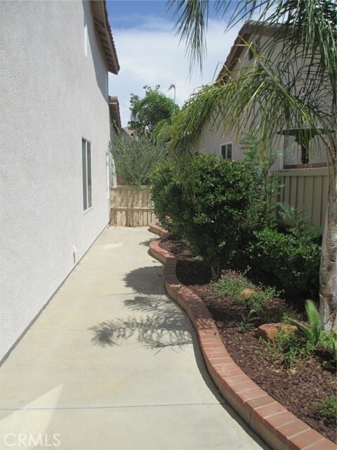 Building Photo - 41201 Crooked Stick Dr