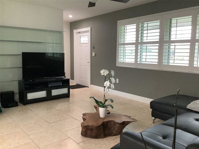 Building Photo - 8881 SW 21st St