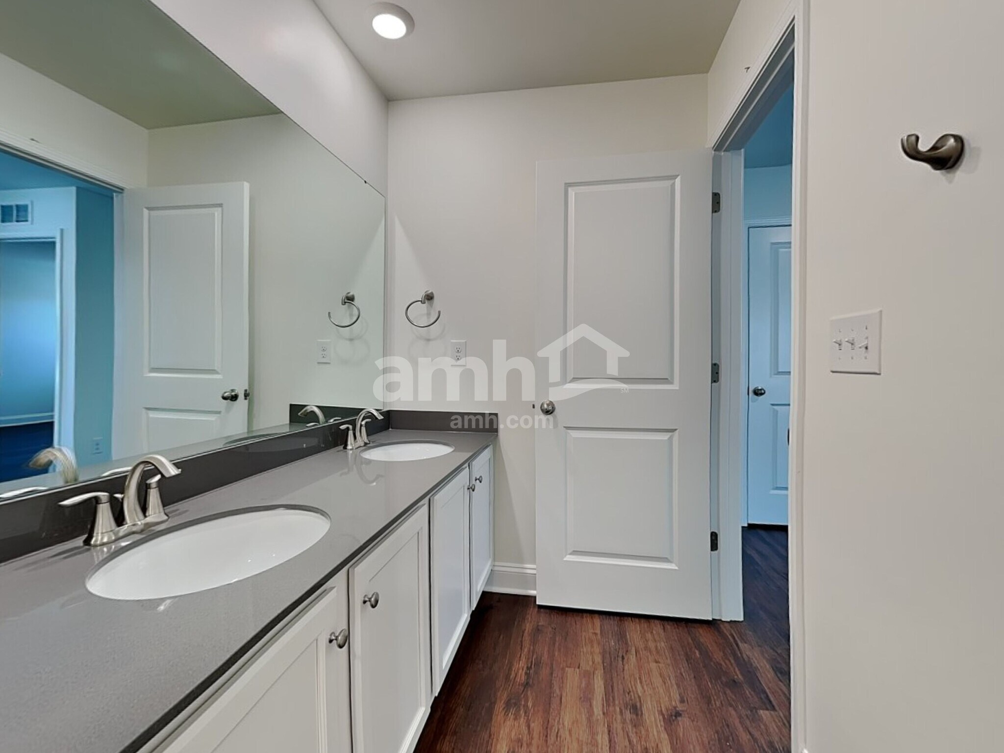 Building Photo - 625 Rivermist Dr