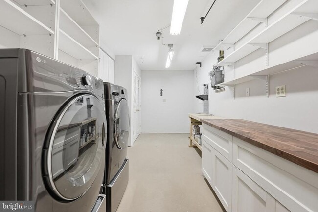 Building Photo - 1528 Goldenrain Ct