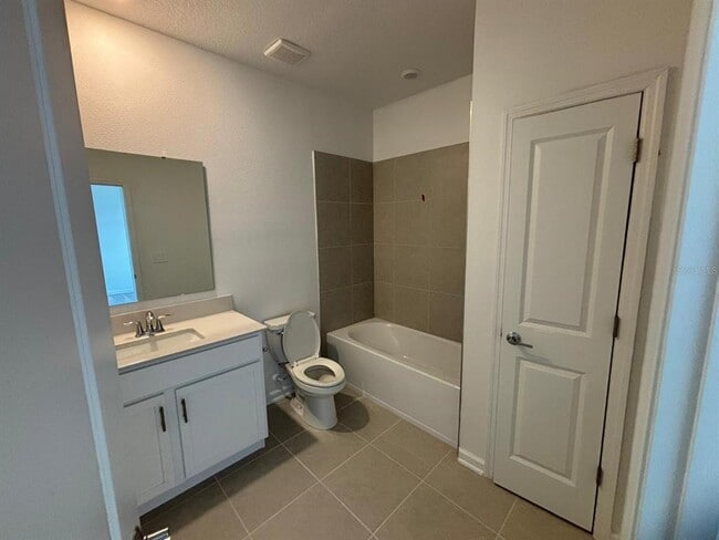 Building Photo - 2026 Rider Rain Ln