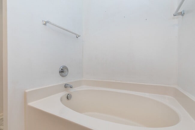 Building Photo - 412 Cline Falls Dr