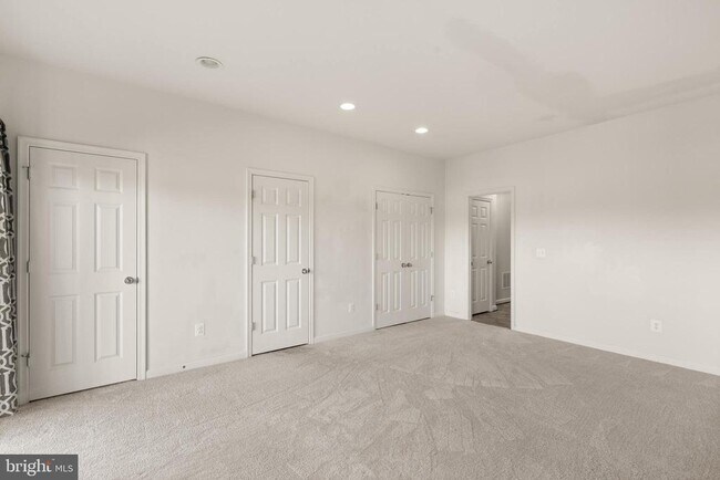 Building Photo - 111 Rotunda Dr