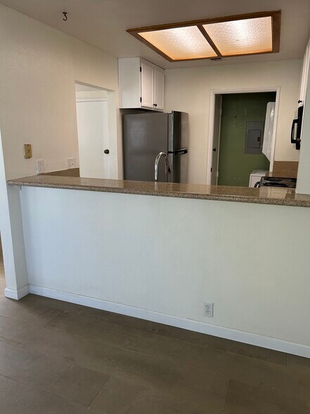 Building Photo - 2210 River Run Dr