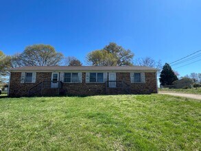 Building Photo - SHJ295-602 Lark Drive