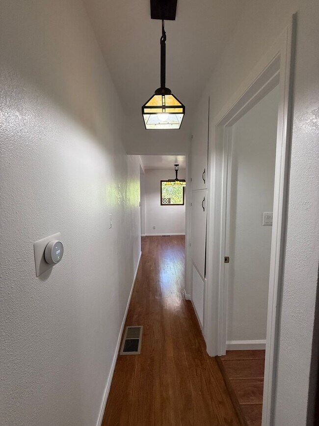 Building Photo - 507 Pullman St