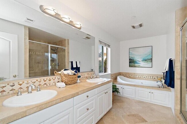 Building Photo - 3 Bedroom + Bonus Room End Unit Townhome