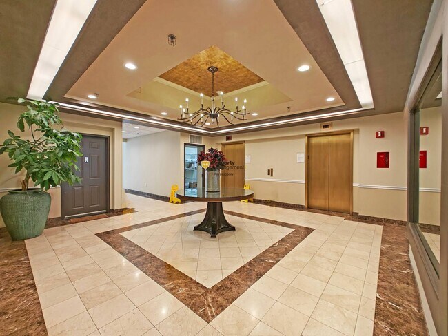 Building Photo - 33 Lecount Pl
