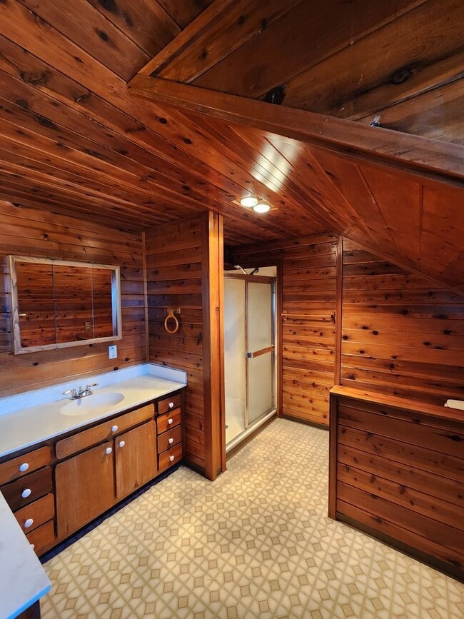 Building Photo - 122 Brennan St