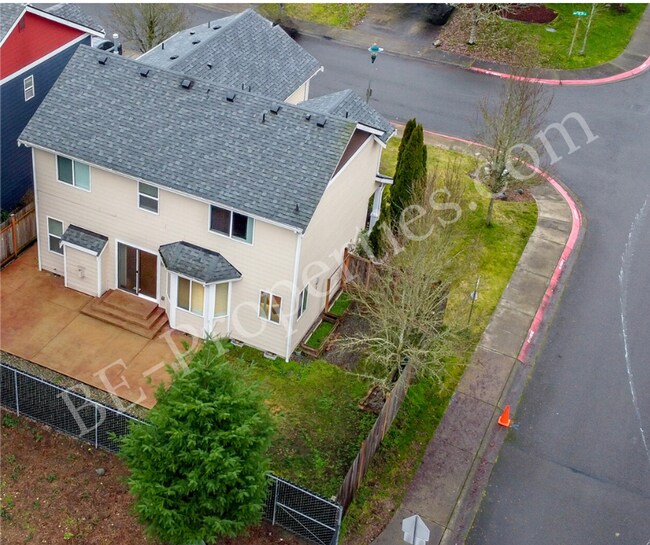 Building Photo - Puyallup Home