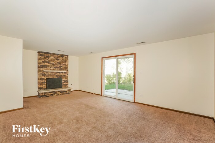 Building Photo - 5252 Arquilla Dr