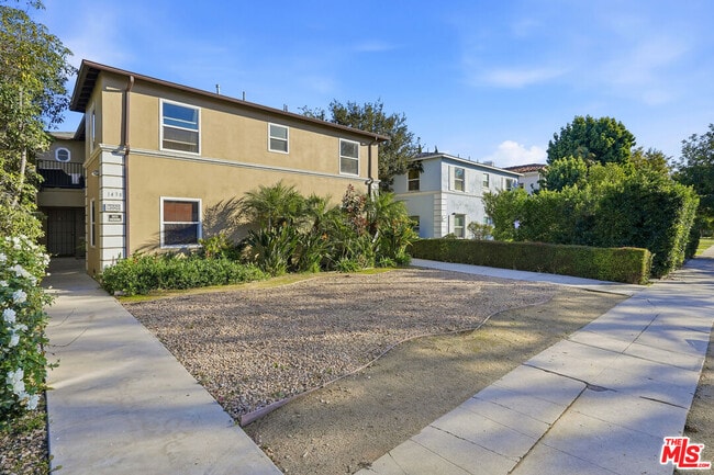 Building Photo - 1440 S Sherbourne Dr