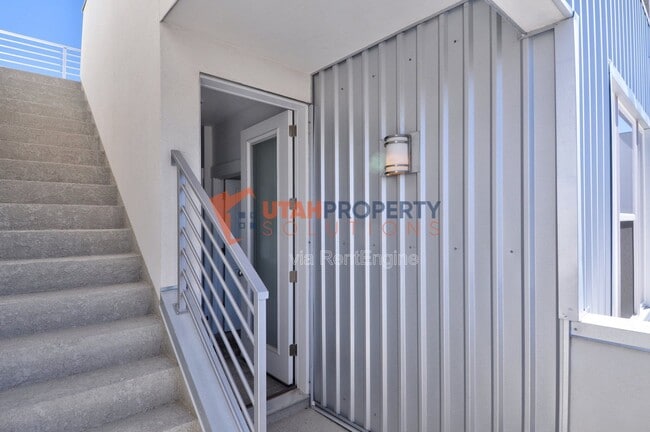 Building Photo - 11219 Clear Blue Dr