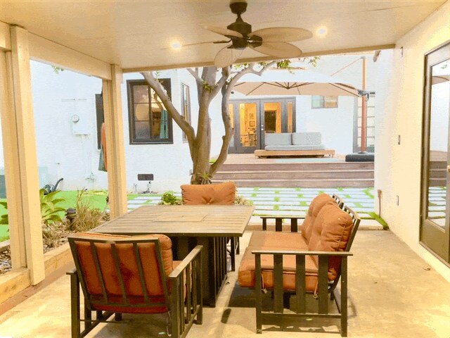 View from outside sitting area. - 3927 Degnan Blvd