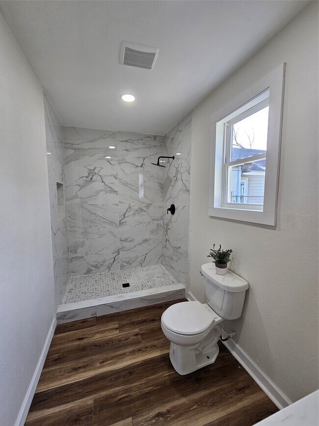 Building Photo - 3126 Ohio St