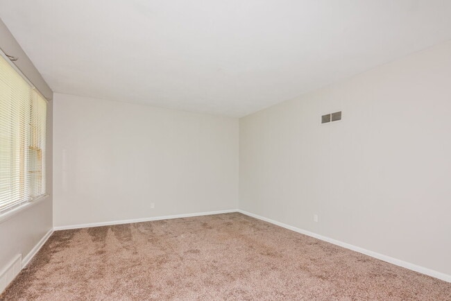 Building Photo - 1255 Del Rey Dr