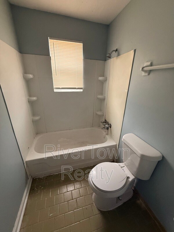 Building Photo - 3817 Ajanders Dr