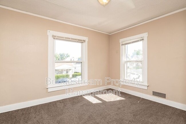 Building Photo - 1104 Huffman Ave