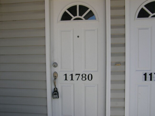 Building Photo - Multi Generation Rental Home centrally located in Spring Hill