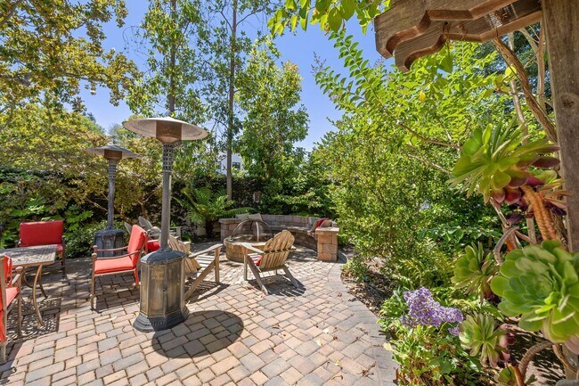 Building Photo - Mediterranean Beauty in Crescent Park – 5B...
