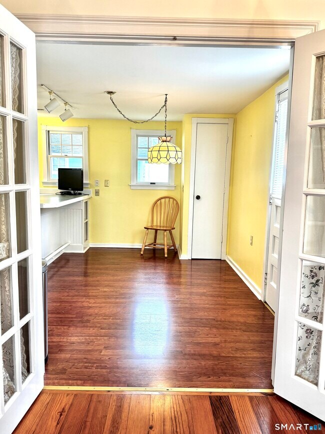 Building Photo - 22 Hillside Ave