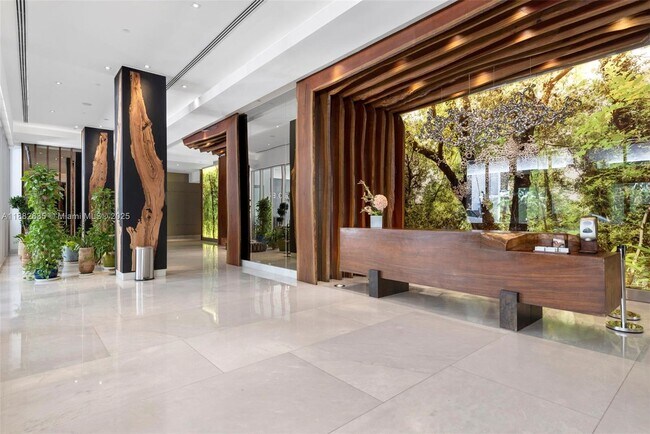 Building Photo - 1010 Brickell Ave