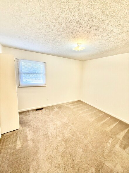 Building Photo - 342 Old Gray Station Rd