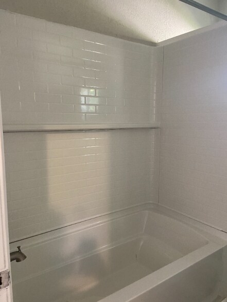 Building Photo - 531 S Meridian St