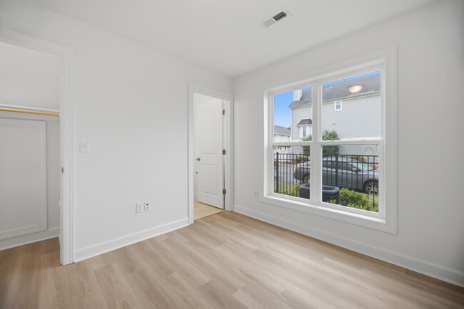Building Photo - 909 Baltic Ave