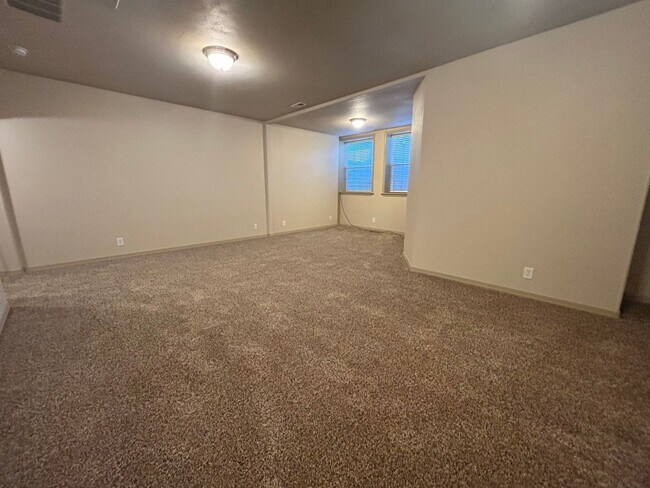 Building Photo - Impressive Home w/ 6 Bedrooms, Full Finished Basement, Lawn Care Included!