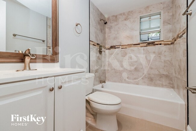 Building Photo - 3844 Elmwood Dr